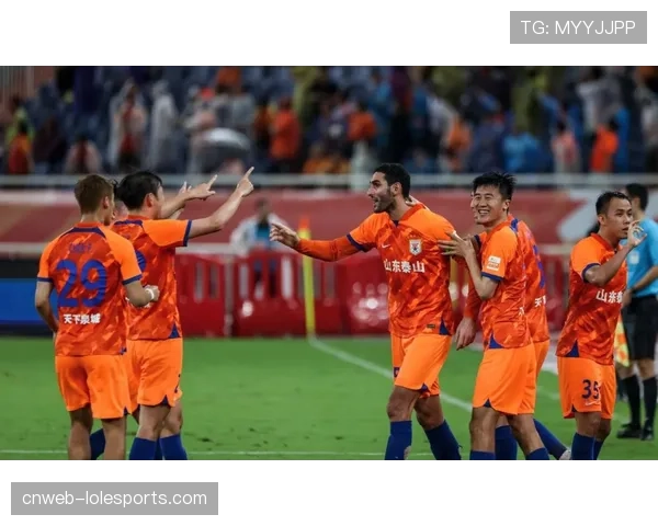 【2026年4月中超联赛区域防守与盯人混用趋势·赛前·阵容解析媒体解析山东泰山可能变阵,双后腰配置旨在加强对防线身前的区域保护